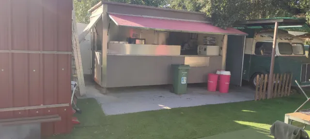 Carro de comidas con cocina