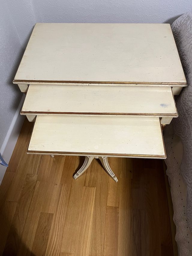 Juego 3 mesas nido beige y dorado