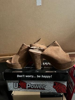 Zapatos de tacón beige/marrón
