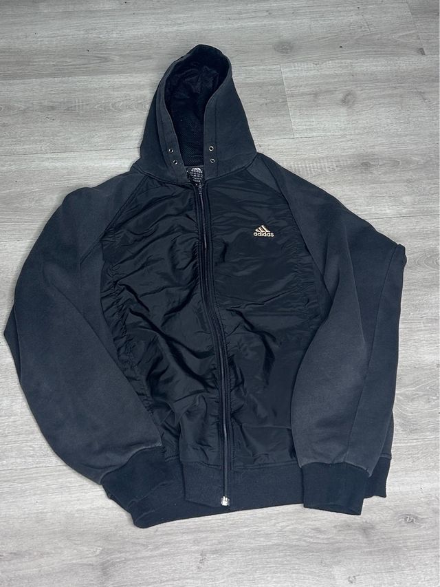Chaqueta Adidas con cremallera y capucha
