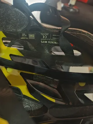Casco Met Trenta Mips