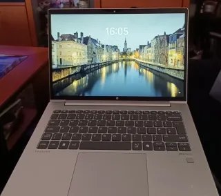 Portátil HP Probook 445 G11 14" Táctil.