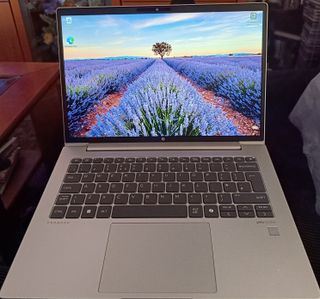 Portátil HP Probook 445 G11 14" Táctil.
