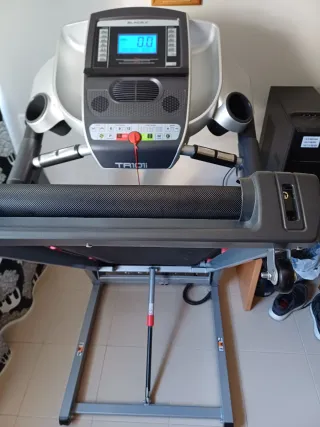 Cinta de correr TR101i Bladez Fitness