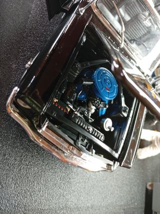 Ford Mustang Cabrio 1/18 Welly