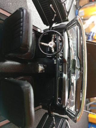 Ford Mustang Cabrio 1/18 Welly