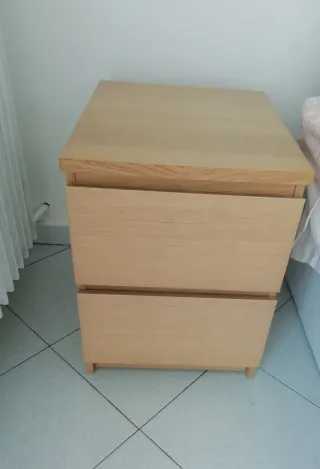 Comodino in legno marrone