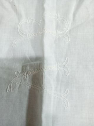 Tovaglietta cm87x68 ricamata a mano