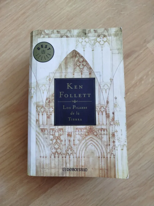 Los pilares de la Tierra (Best Seller) (Spanish...