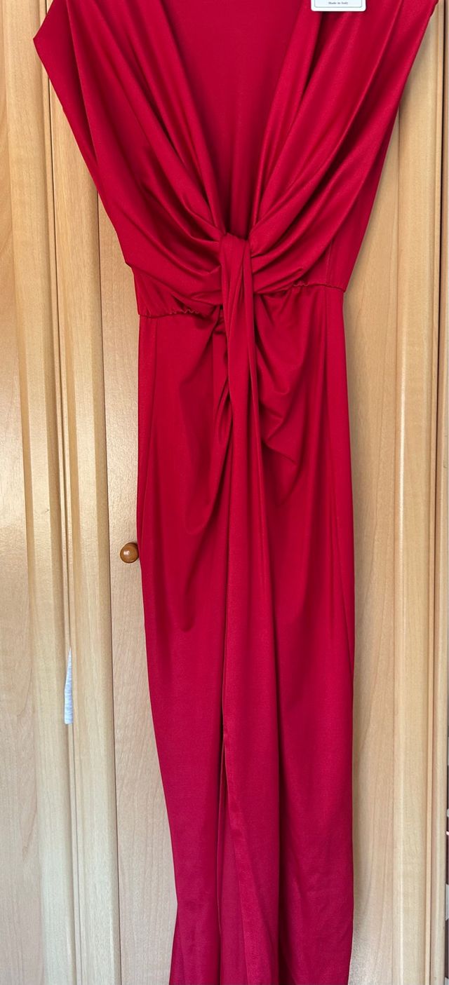 Vestido rojo manga corta ,escote, elegante.