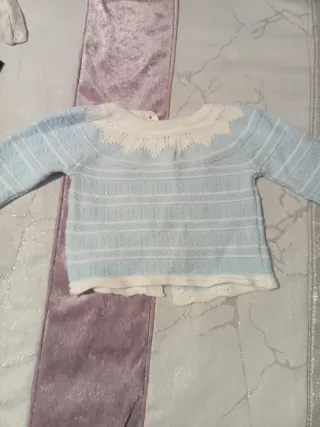 Conjunto bebé punto azul y blanco