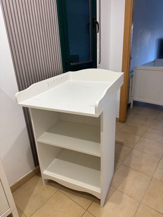 Cambiador de bebé blanco