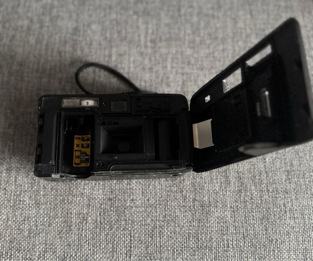 Cámara analógica Chinon Negra