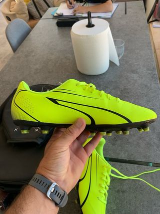 Botas fútbol talla 44- Un partido.