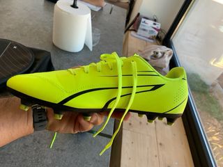 Botas fútbol talla 44- Un partido.