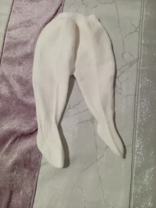 Ropa de bebé blanca