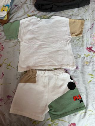 Conjunto Mickey Mouse Zara 4 años