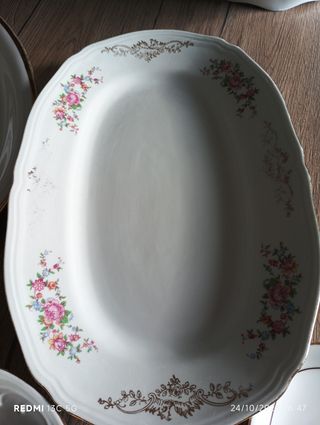 Stock piatti porcellana vintage decorati