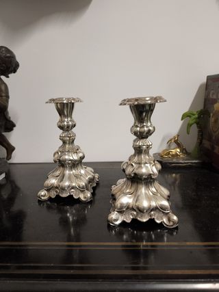 Candelabros antiguos plateados