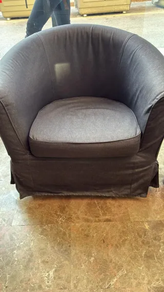 Butaca de tela negra y gris