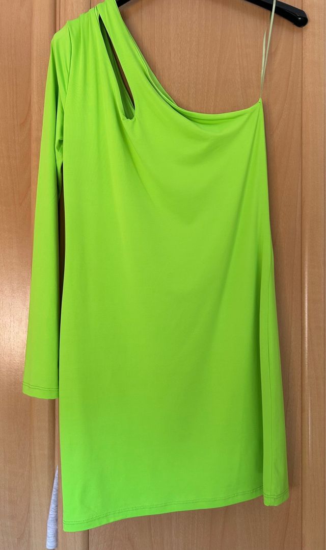 Vestido fluorescente una manga