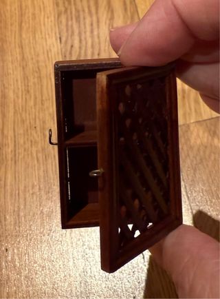 Mobiliario Casa Muñecas. Mesa, estantes