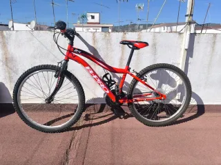 Bicicleta infantil B-PRO 24 roja