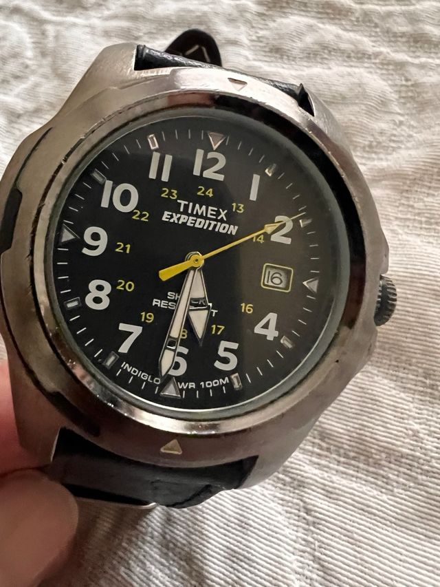 Reloj Timex Expedition Negro y Plateado