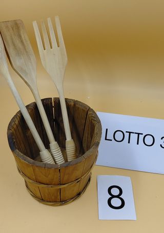 Secchiello in legno con 3 mestoli