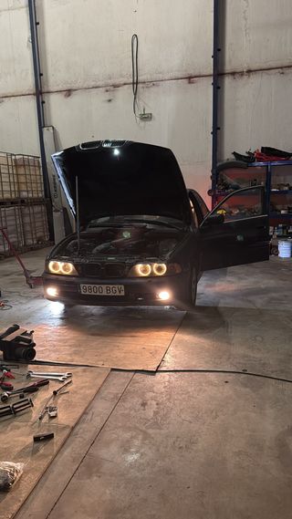 BMW 525ia 2001 para reparar