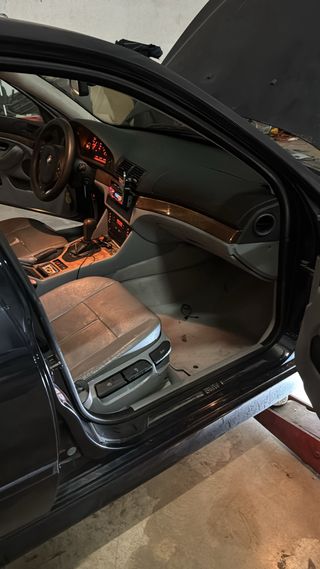 BMW 525ia 2001 para reparar