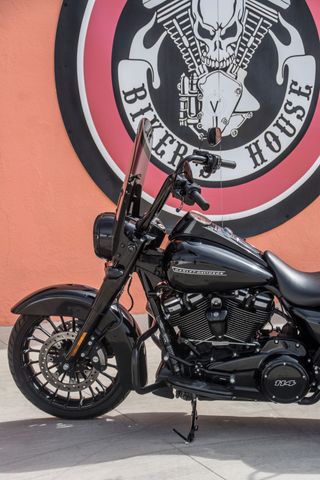 Harley Davidson Road King 2018 Negra