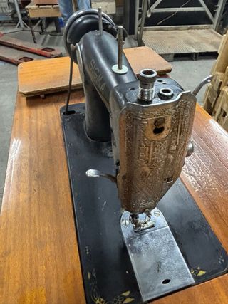 Máquina de coser Sigma antigua