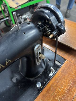 Máquina de coser Sigma antigua
