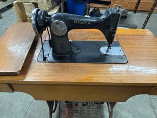 Máquina de coser Sigma antigua