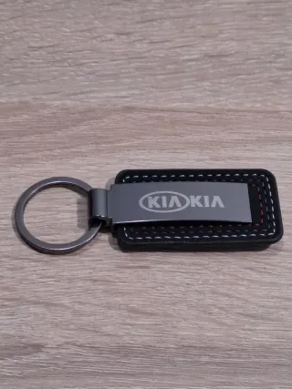 Llavero Kia Negro con Logo