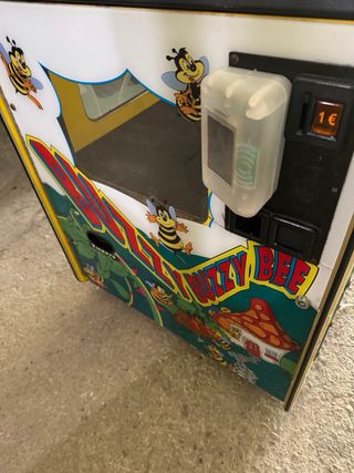 Máquina recreativa BUZZ BUZZY de BAY TEK