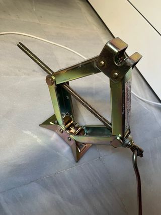 Gato y herramientas para coche