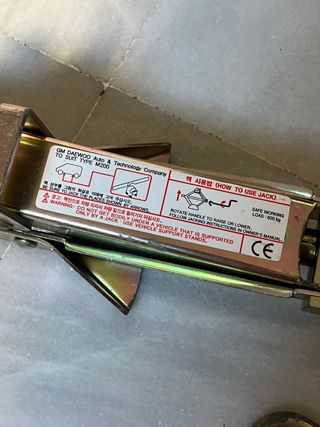 Gato y herramientas para coche