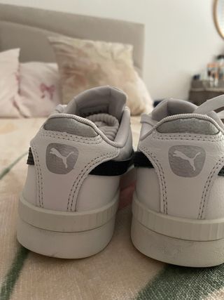 Zapatillas Puma Blancas y Negras