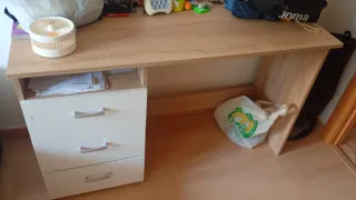 Escritorio Ikea madera y blanco