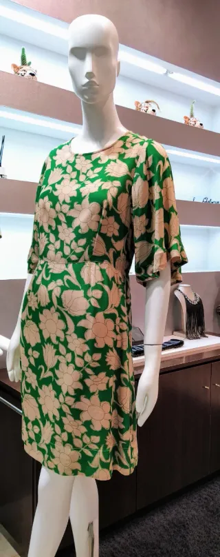 Vestido floral verde y beige talla 42