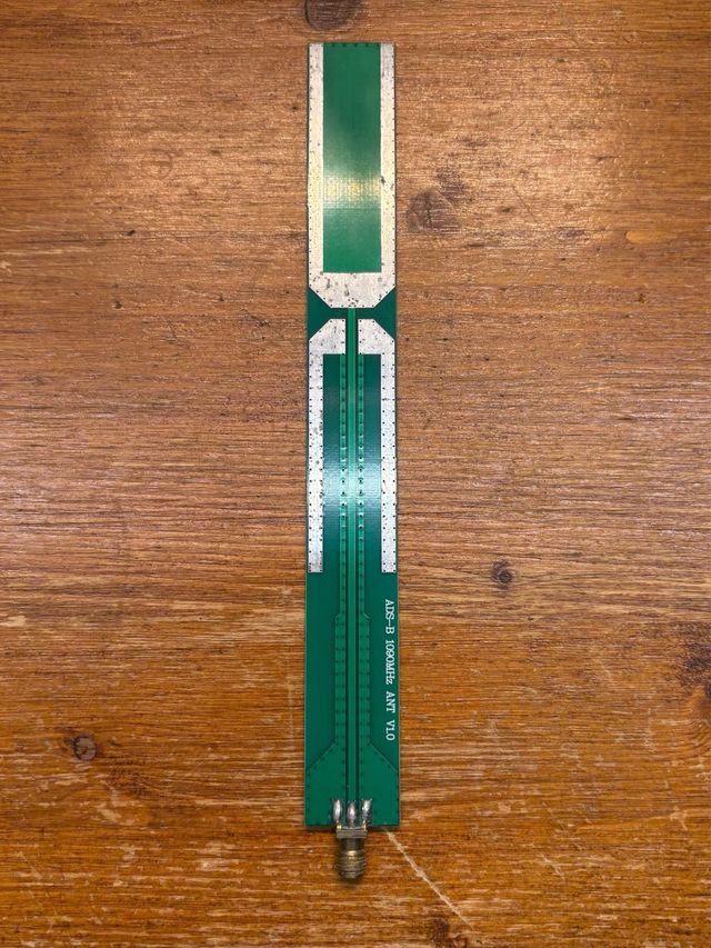 Antenna PCB ADS-B 1090 MHz con connettore SMA