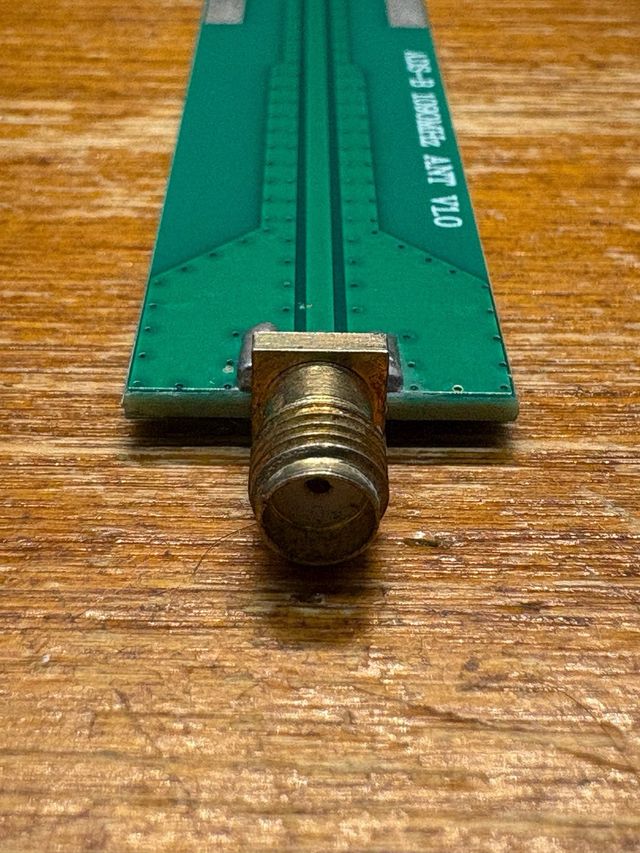 Antenna PCB ADS-B 1090 MHz con connettore SMA