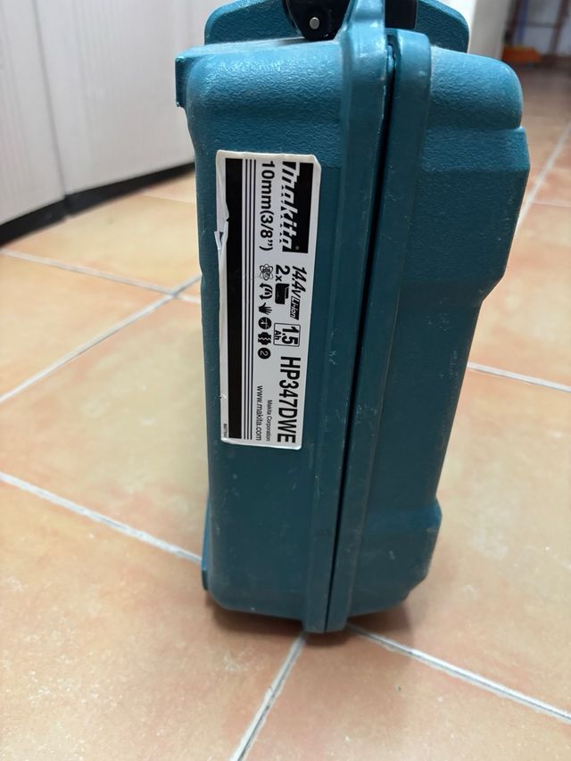 Taladro Atornillador Makita con Maletín