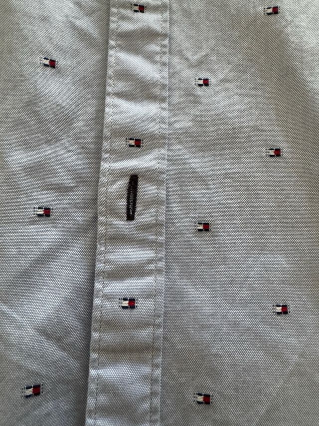 Camisa Tommy Hilfiger niño azul estampada