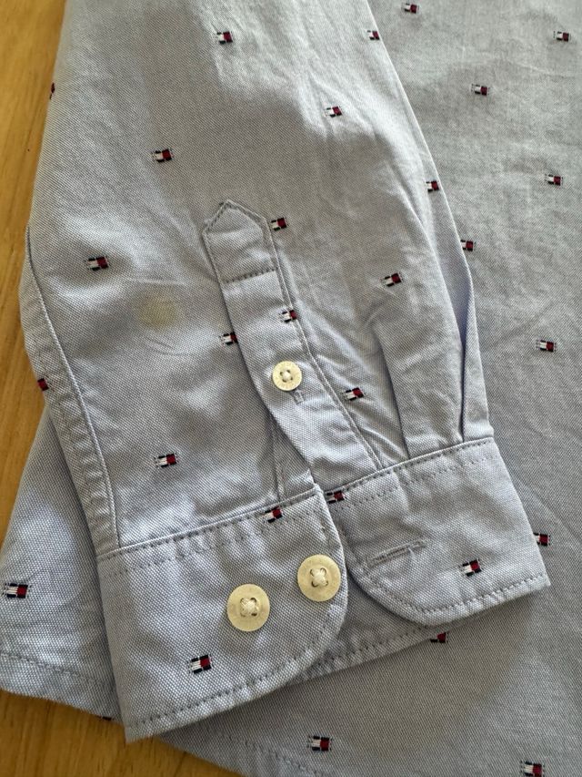 Camisa Tommy Hilfiger niño azul estampada