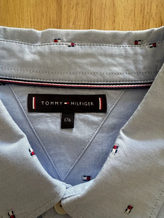 Camisa Tommy Hilfiger niño azul estampada