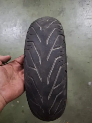 Rueda de moto de 49 michelín