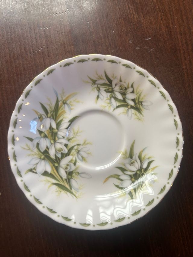 Tazza da tè Royal Albert con piattino
